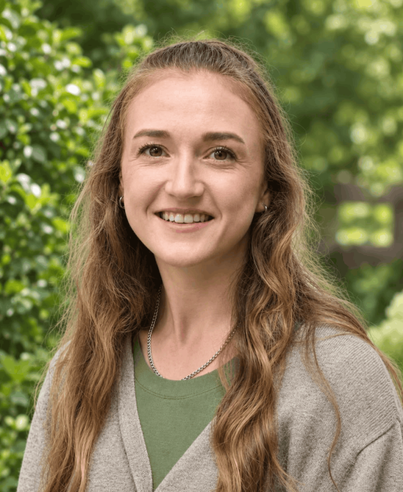 Dr Iona Lewis-Smith